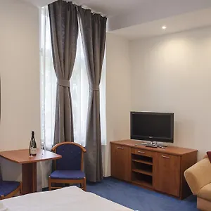 Hacienda Ranchero 3* Пардубице