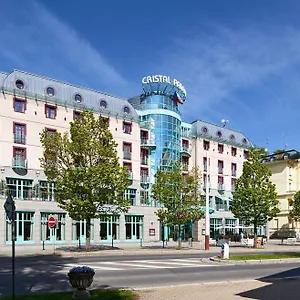 https://cristal-palace.marianskelaznehotels.net